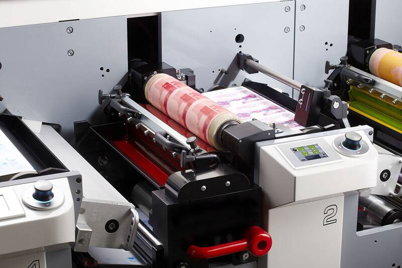 So Sánh In Offset, In Kỹ Thuật Số và In Flexo: Lựa Chọn Tối Ưu Cho Nhu Cầu In Ấn 4 In Flexo
