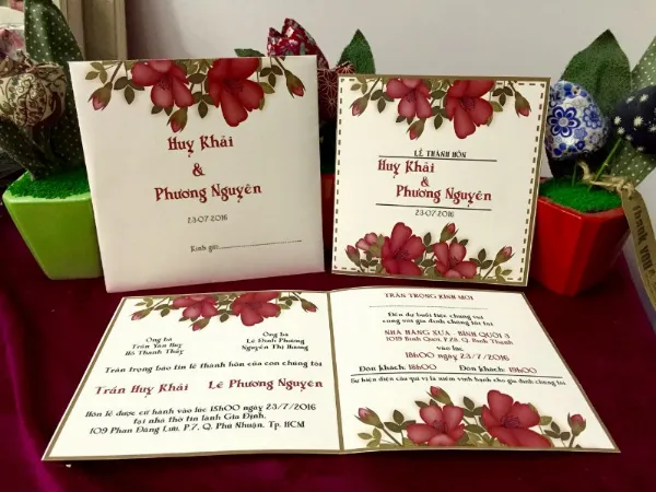  Mẫu thiệp cưới vuông hiện đại