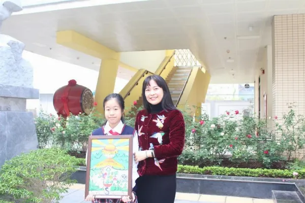 alt text: Tranh vẽ của học sinh về tiết kiệm năng lượng