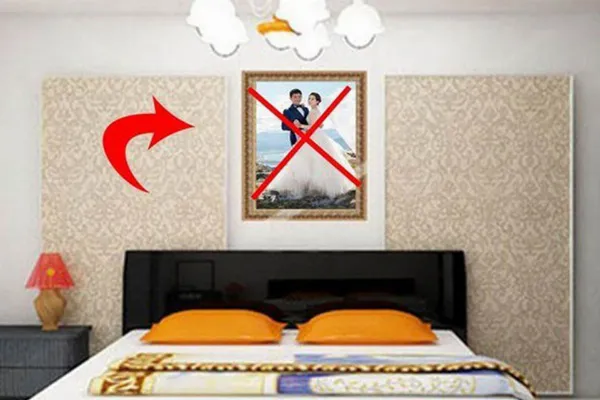  Vợ chồng hạnh phúc bên ảnh cưới