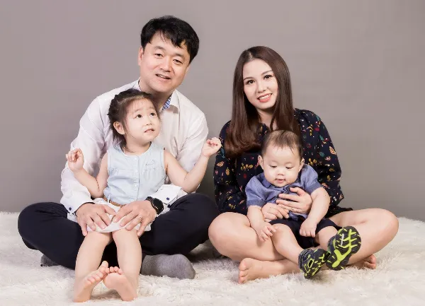 Khung ảnh lưu những khoảnh khắc yêu thương của gia đình