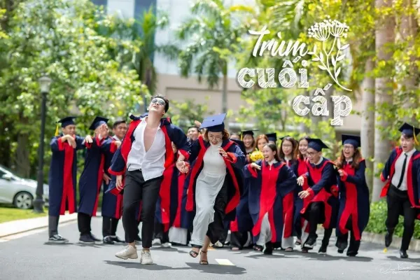 Trang phục kỷ yếu